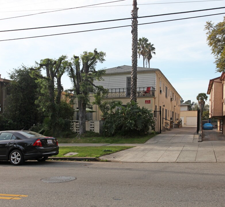 3118-3120 Rowena St in Los Angeles, CA - Foto de edificio