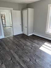 37 Maple St, Unit 2 in Newport, NH - Building Photo - Building Photo