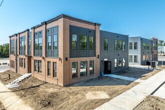 Forest Ave - Luxury Off-Campus Housing! in Des Moines, IA - Foto de edificio - Building Photo