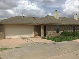 6706 4th St in Lubbock, TX - Building Photo