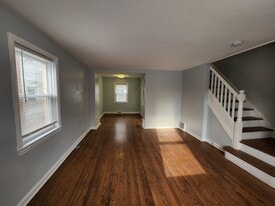 364 Oakland St in Trenton, NJ - Building Photo