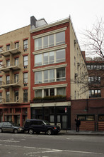 692 Greenwich St in New York, NY - Building Photo - Building Photo