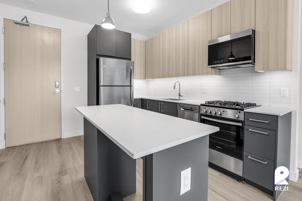 670 N May St-Unit -611 in Chicago, IL - Foto de edificio
