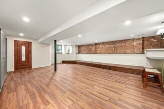262 N California Ave in Chicago, IL - Building Photo - Building Photo
