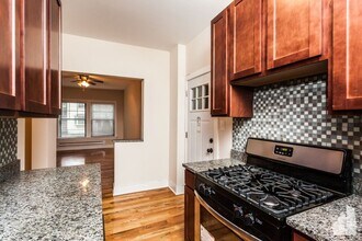 1025 Dempster St in Evanston, IL - Building Photo - Building Photo