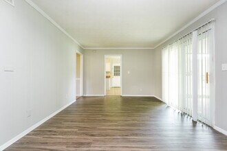 1250 Allgood Rd in Stone Mountain, GA - Building Photo - Building Photo