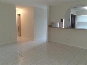 4100 Riverside Dr in Coral Springs, FL - Building Photo - Building Photo
