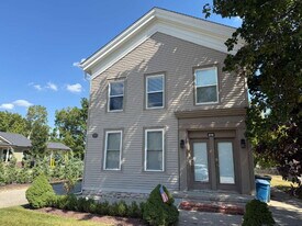 219 S Main St in Romeo, MI - Building Photo