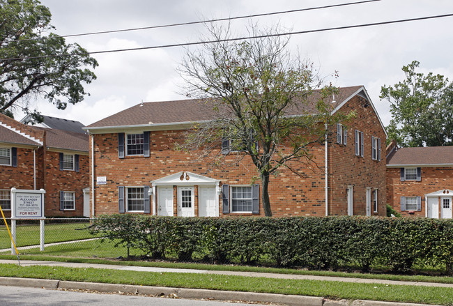 Alexander Arms in Norfolk, VA - Foto de edificio - Building Photo