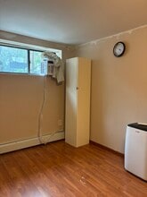 157 Langham St, Unit Studio in Brooklyn, NY - Foto de edificio - Building Photo