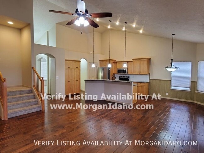 2330 W Trestle Dr in Meridian, ID - Building Photo - Building Photo