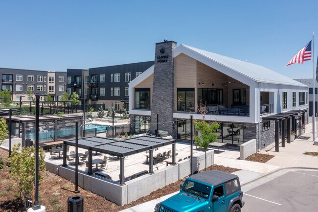 Clovis Point in Longmont, CO - Foto de edificio - Building Photo