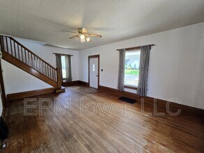 302 Long St in Williamsburg, IA - Building Photo - Building Photo