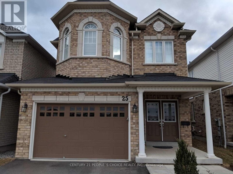 25 Denny St in Ajax, ON - Building Photo