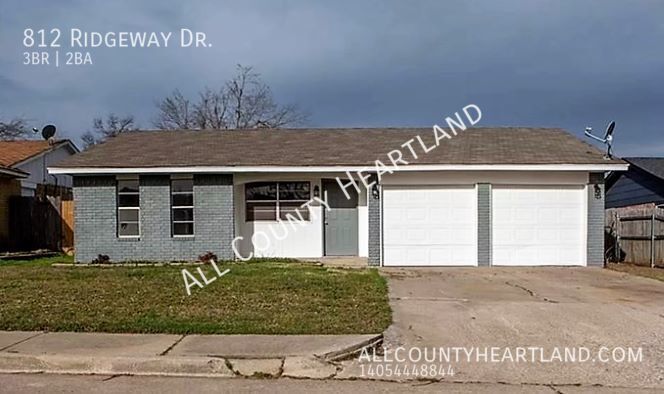812 Ridgeway Dr in Yukon, OK - Building Photo