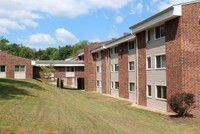 Seton Square Apartments (62+ or disabled) in Wellston, OH - Foto de edificio - Building Photo