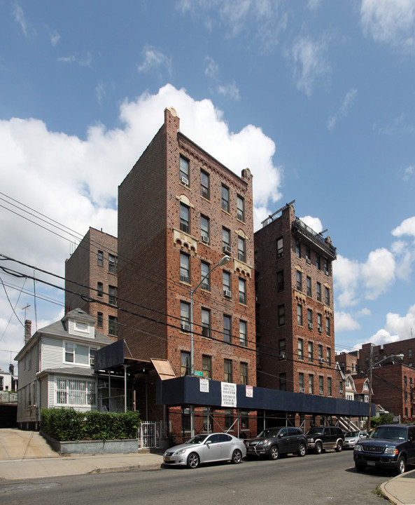 42-29 Judge Street in Flushing, NY - Building Photo