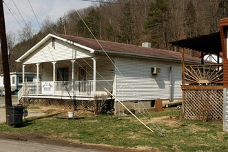 Old River Rd in Madison, WV - Building Photo - Building Photo
