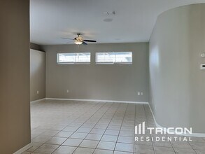 10314 Fenceline Rd in New Port Richey, FL - Building Photo - Building Photo