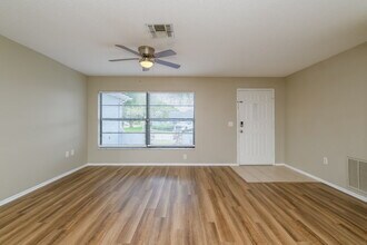 7643 Limington Dr in Port Richey, FL - Building Photo - Building Photo