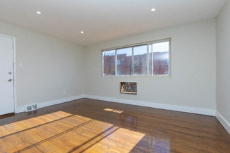 7041 N 15th St in Philadelphia, PA - Building Photo - Building Photo
