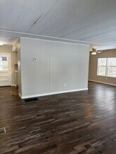 208 Slate Hill Rd in Telford, TN - Foto de edificio - Building Photo