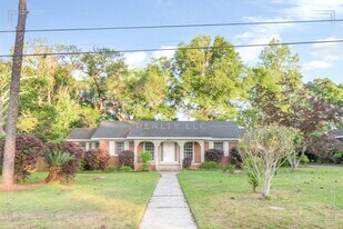 1017 Hillcrest Ln in Mobile, AL - Building Photo