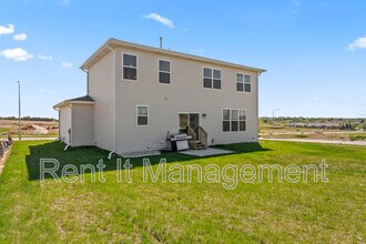 6910 Stony Pt Dr in Papillion, NE - Building Photo - Building Photo