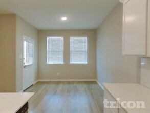 260 Jenkinson Dr in Fate, TX - Foto de edificio - Building Photo