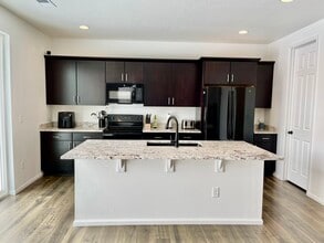 42 S Uriah St in Aurora, CO - Building Photo - Building Photo