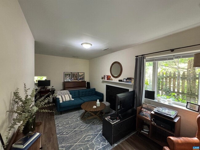 1820 Rugby Pl in Charlottesville, VA - Building Photo - Building Photo