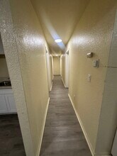 12414 S Willowbrook Ave, Unit 12414 in Compton, CA - Building Photo - Building Photo