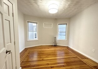 151 E Cottage St in Boston, MA - Building Photo - Building Photo