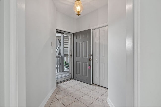 1044 Porte Harbour Arch in Hampton, VA - Building Photo - Building Photo