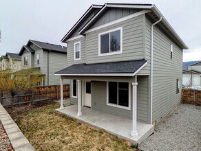 416 S Kansas Loop in East Wenatchee, WA - Building Photo - Building Photo