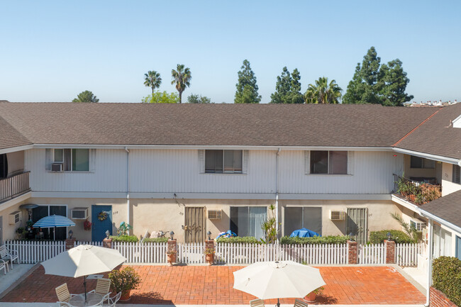 4800 Williamsburg Ln in La Mesa, CA - Building Photo - Building Photo