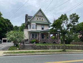 129 Upham St in Melrose, MA - Building Photo - Building Photo