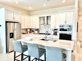 9134 Cayman Dr in Naples, FL - Building Photo