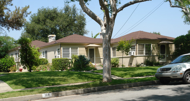 103-109 Sunny Slope Ave in Pasadena, CA - Building Photo - Building Photo