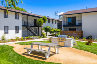 The Valley Apartments in Dublin, CA - Foto de edificio - Building Photo