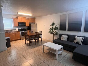 427 SW 6th St in Miami, FL - Building Photo - Building Photo