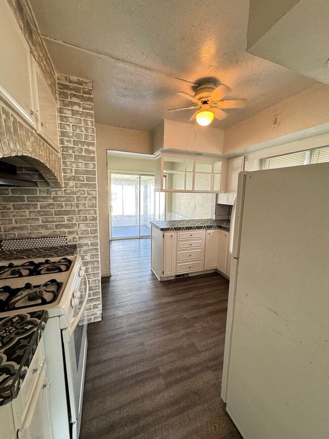 property at 1732 Lincolnway E