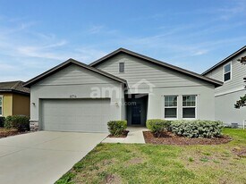 8714 Layalie Way in Gibsonton, FL - Building Photo
