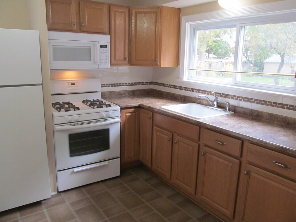 16 Codington St, Unit 1 in Raritan, NJ - Building Photo
