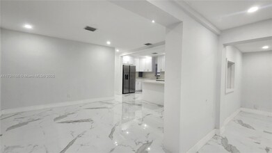 10330 SW 35th Terrace in Miami, FL - Building Photo - Building Photo