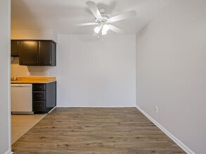 825 S Grand Ave in Fowlerville, MI - Building Photo - Building Photo