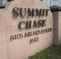 8405 NW 8th St in Miami, FL - Building Photo