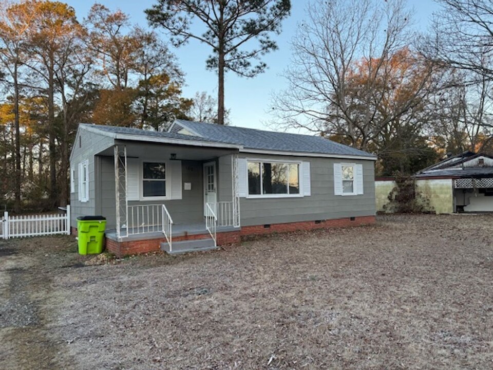 100 Bryan Blvd in Havelock, NC - Building Photo