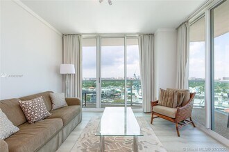 2889 McFarlane Rd-Unit -1410 in Miami, FL - Building Photo - Building Photo