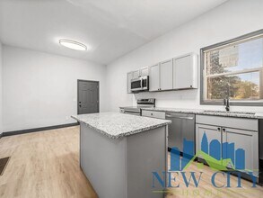 306 Martin Ave in Columbus, OH - Foto de edificio - Building Photo